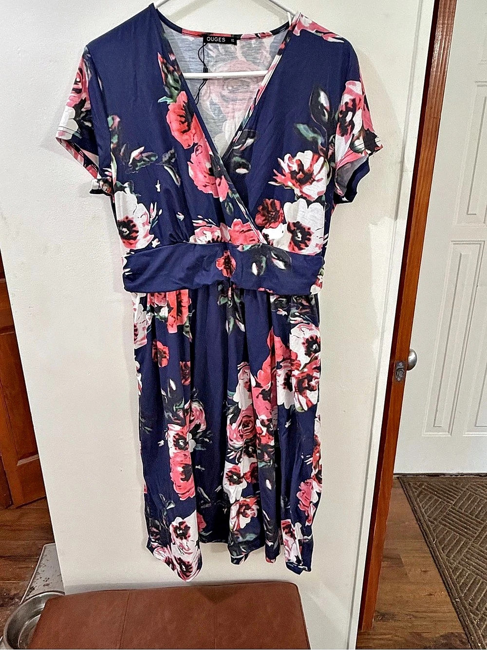OUGES Short Sleeve V-Neck Floral Midi Dress with Pockets